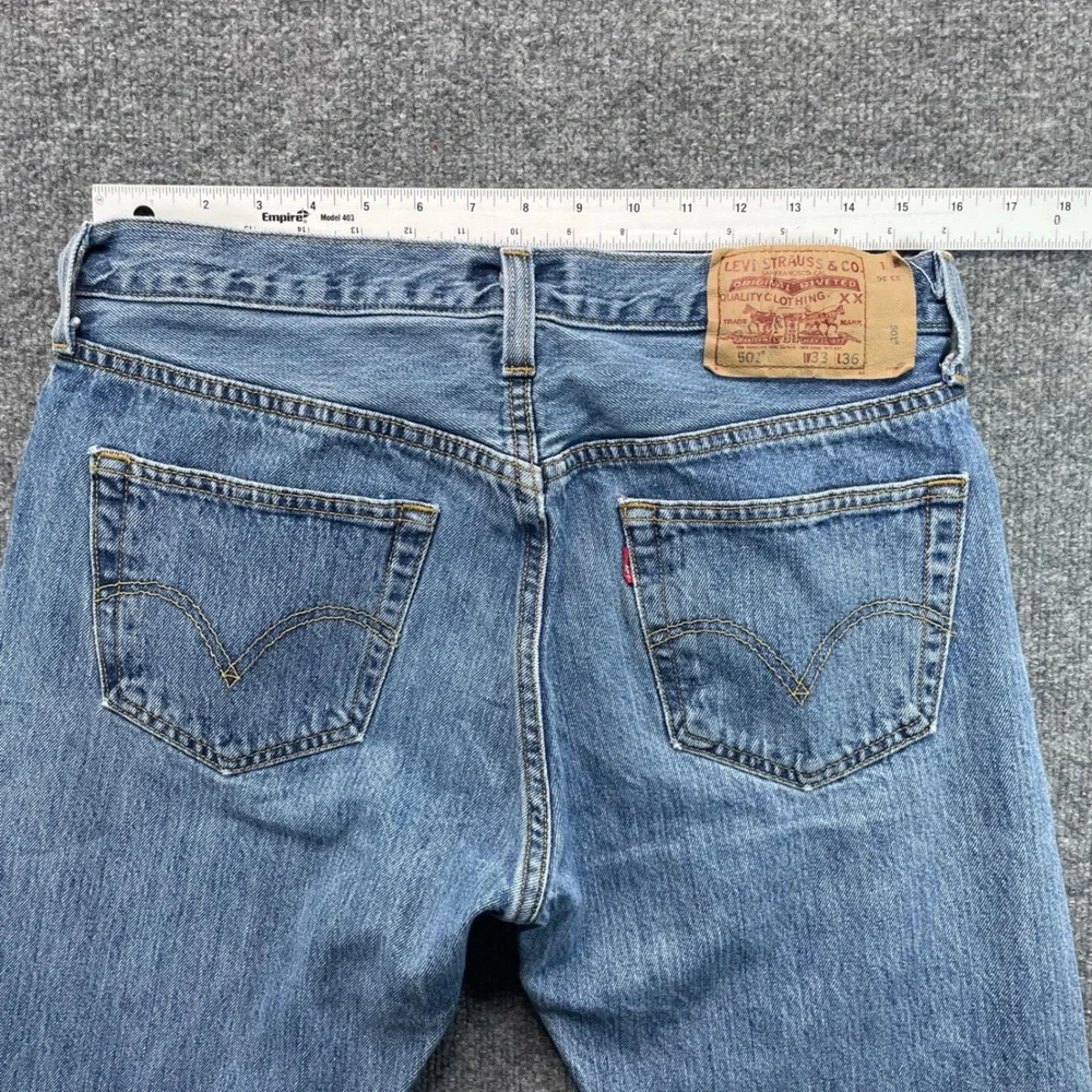 Levi's 501 Jeans Mens 33x36 Blue Straight Leg Button Fly Denim 00501-0193